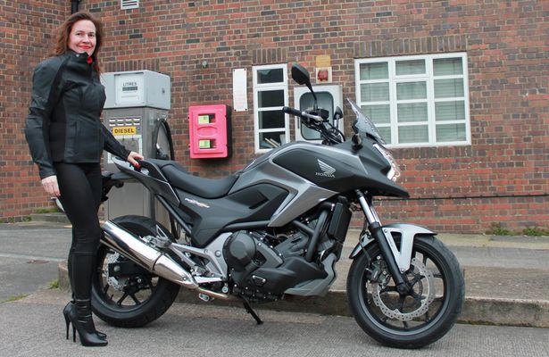 本田摩托车cb500x与nc750x对比,本田cb500x与nc750x怎么选