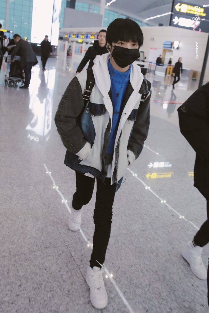 他是TF家族的忙内，江湖人称钢铁直男小狼崽，却有一颗当老大的心