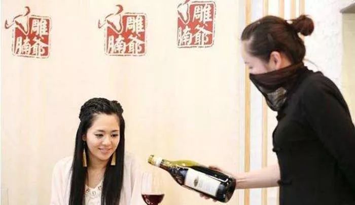 都在抨击“网红店”，可为什么消费者还是喜欢去网红店排队？