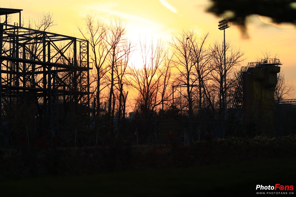 佳能ef85mm1.2人像王测评,佳能定焦镜头ef50mm1.8