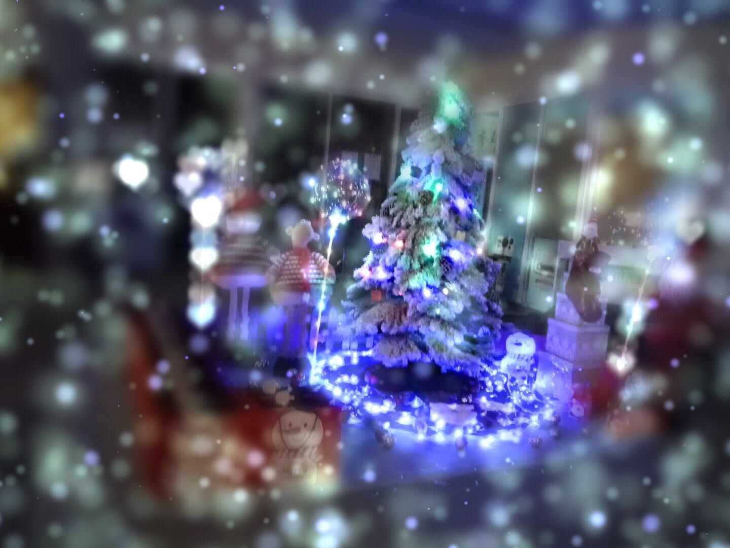 几个宝妈带娃去游乐场玩,带孩子去游乐场玩的宝妈