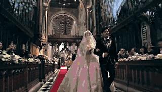 临沂这家店订购婚纱礼就赠送婚礼跟妆！还有定制充电宝赠送哦