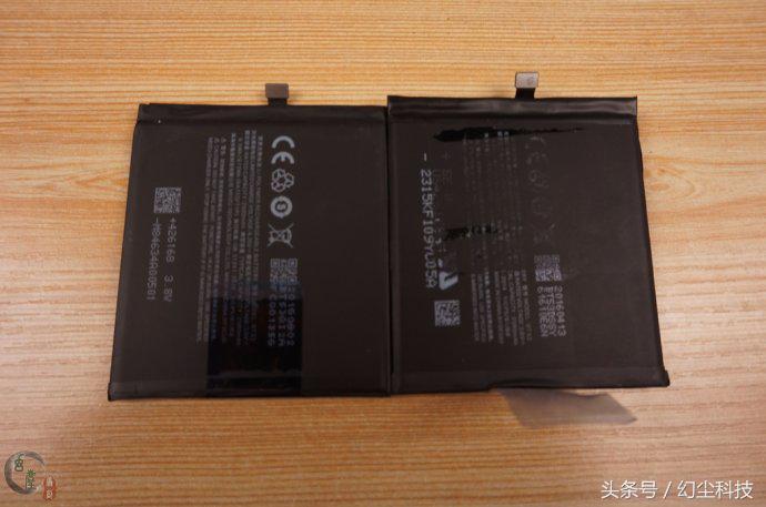 给手机换电池需要撬开屏幕排线吗,给手机换电池要更换后盖吗