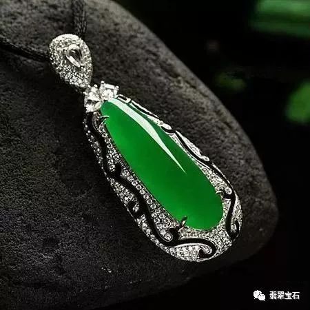 为什么缅甸翡翠才是纯天然,为什么翡翠原石都产自云南缅甸