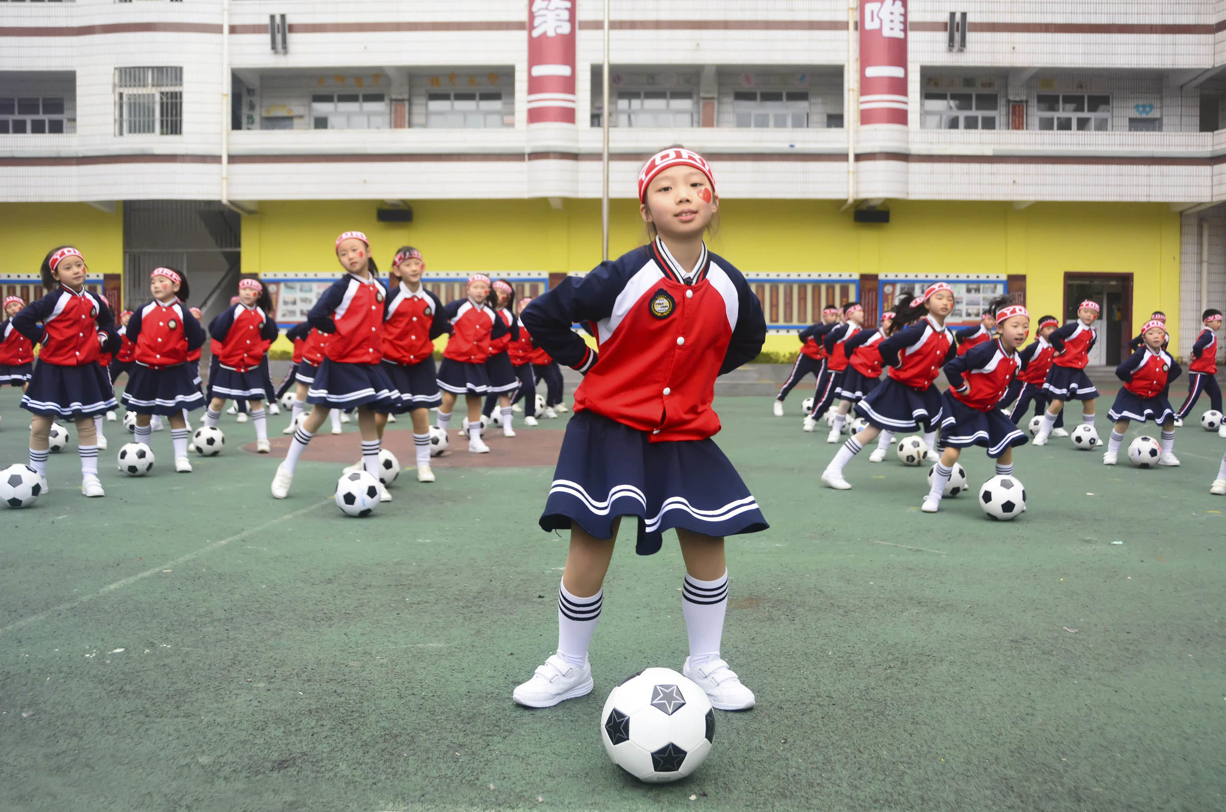 红山区第17小学足球啦啦操,三小校运会啦啦操