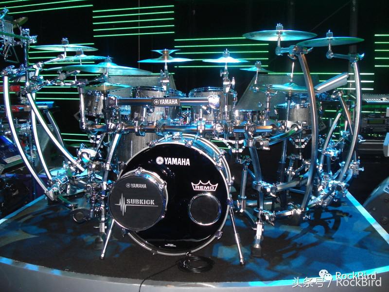 李宇春打鼓,易烊千玺演唱会打鼓