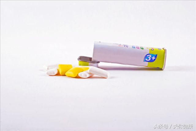 喉咙不舒服吃口香糖要舒服些,口香糖治疗咽喉痒痛