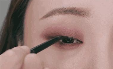 新手怎么选择眼影盘,初学者眼影盘怎么选