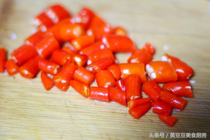 猪皮配什么菜炒最好吃,肉皮搭配什么炒