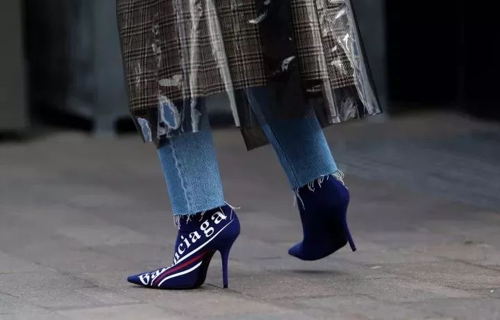 杨幂秋冬新款靴,杨幂热巴唐嫣同款