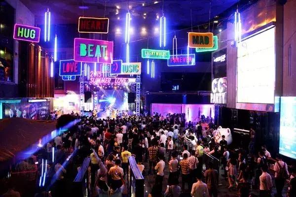 这是西安的“兰桂坊”？从第一代孵化器，到西安最美咖啡街区