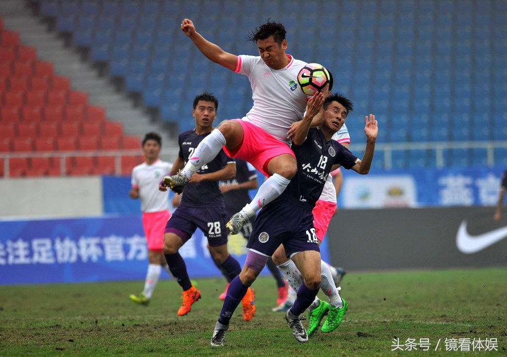 2017镜看体娱与佛山体育的50瞬间｜与巴萨球员偶遇与草根球星并肩