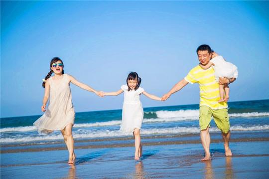 带着一家子来海边,带着一家子去旅游