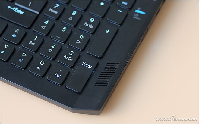 谁说超薄本不能流畅吃鸡？这款宏碁掠夺者Triton700表示不服！