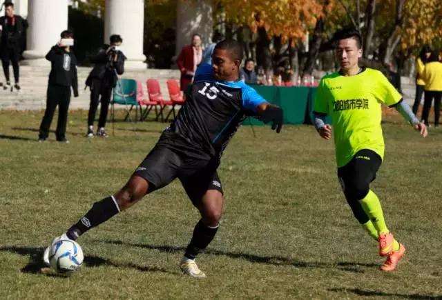 “足球竞技，相拥绿岛”——法国里昂大学代表团访问沈阳城市学院！
