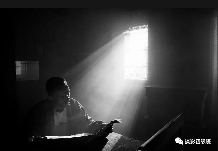 新手学摄影入门视频教程,摄影入门速成30个基本技巧