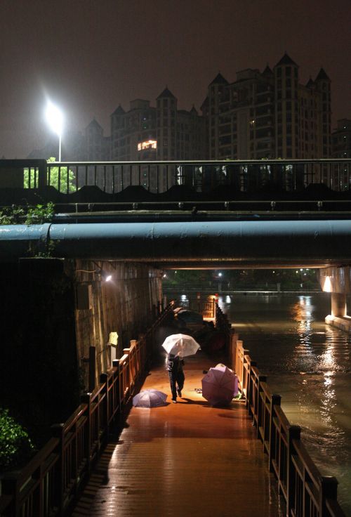 寄居三板桥底打工仔阿貌的一天