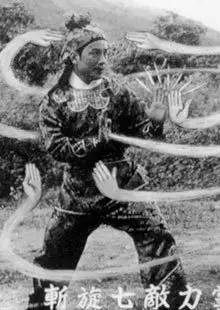 无厘头鼻祖，竟然是某大导演全家齐上阵黑武侠片的这部喜剧