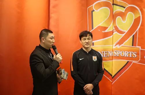 鲁能泰山球迷一代人的回忆,球迷文化看台现场