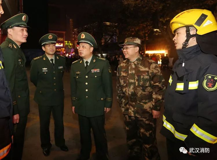 郑西副总队长带队开展跨年夜夜查行动并看望慰问基层官兵