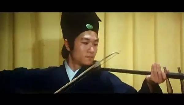 无厘头鼻祖，竟然是某大导演全家齐上阵黑武侠片的这部喜剧