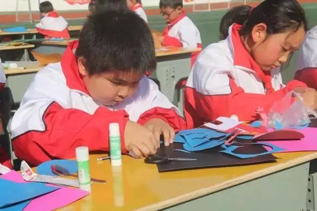 狗年要来了！浦江这所小学做的画有点意思的