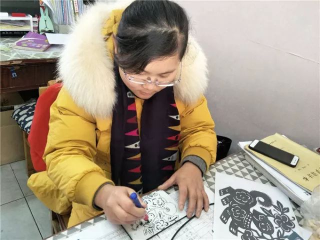 狗年要来了！浦江这所小学做的画有点意思的