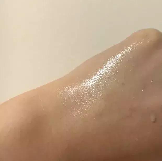 这款洁面仪超火让你的脸更加洁净,价格相对平民而且好用的洁面仪