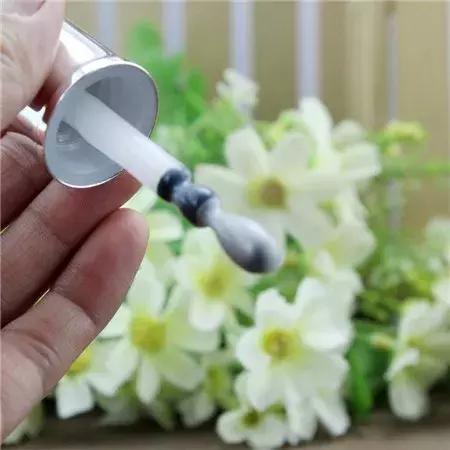 20岁应该用什么样的眼霜,为什么过了20岁一定要用眼霜