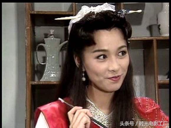 因《聊斋》被徐克邀请出演蛇蝎美人，现拉着徐铮助阵她的商业帝国