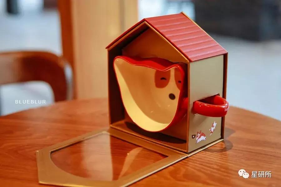 星巴克又来抢钱了，一大波柯基正在向你跑来！然而这还不是全部……