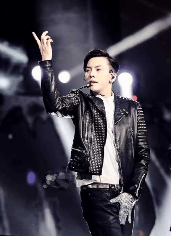 跳舞他们都不输：陈伟霆跳舞帅到爆裂，罗志祥亚洲舞王舞技超强