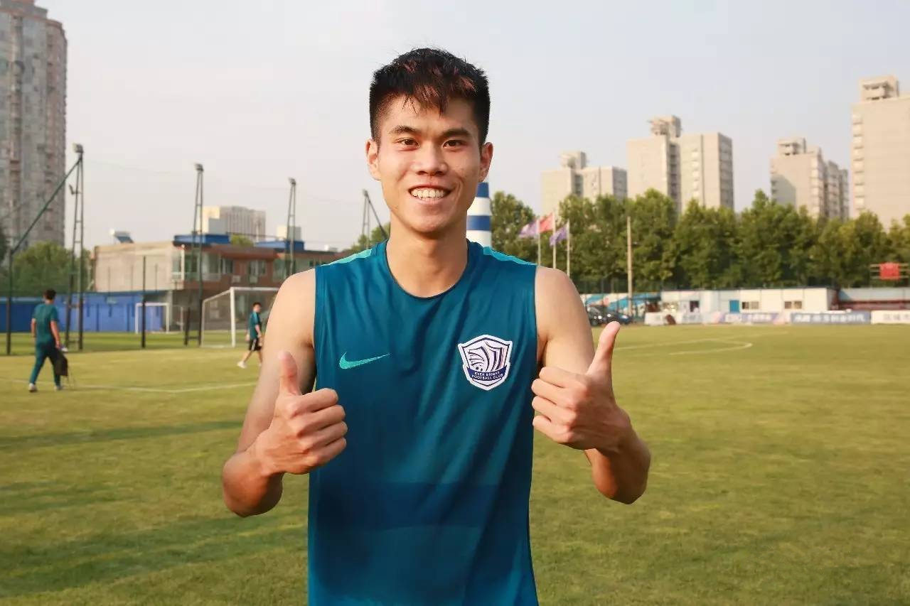 现实中谭思言,足球运动员谭想