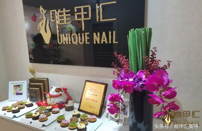 自己开美甲店和加盟品牌哪个好,加盟美甲店需要注意什么