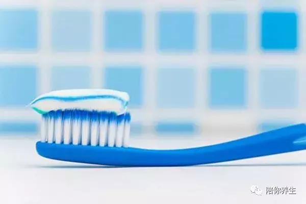 含氟牙膏和不含含氟牙膏区别,含氟牙膏安全吗