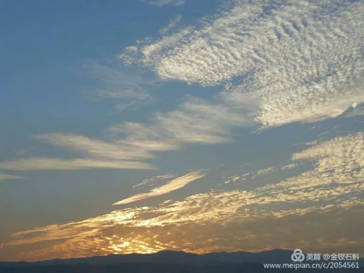 云南楚雄出现大片七彩祥云,七彩祥云云南大理