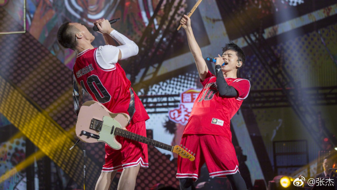 张杰微博评论洪涛,张杰是青春的诠释