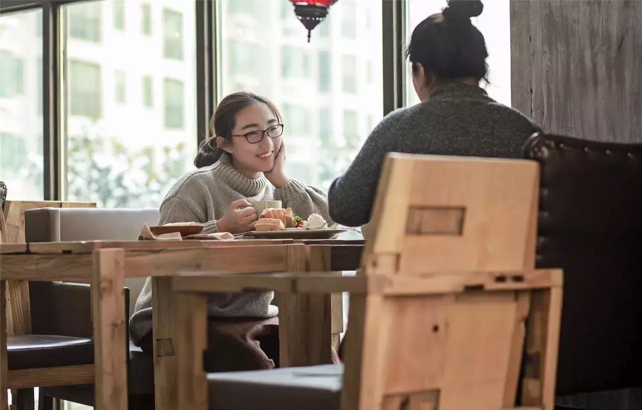 郑州耿直大妞美国开店,包下机舱,签了48个世界知名母婴品牌代理