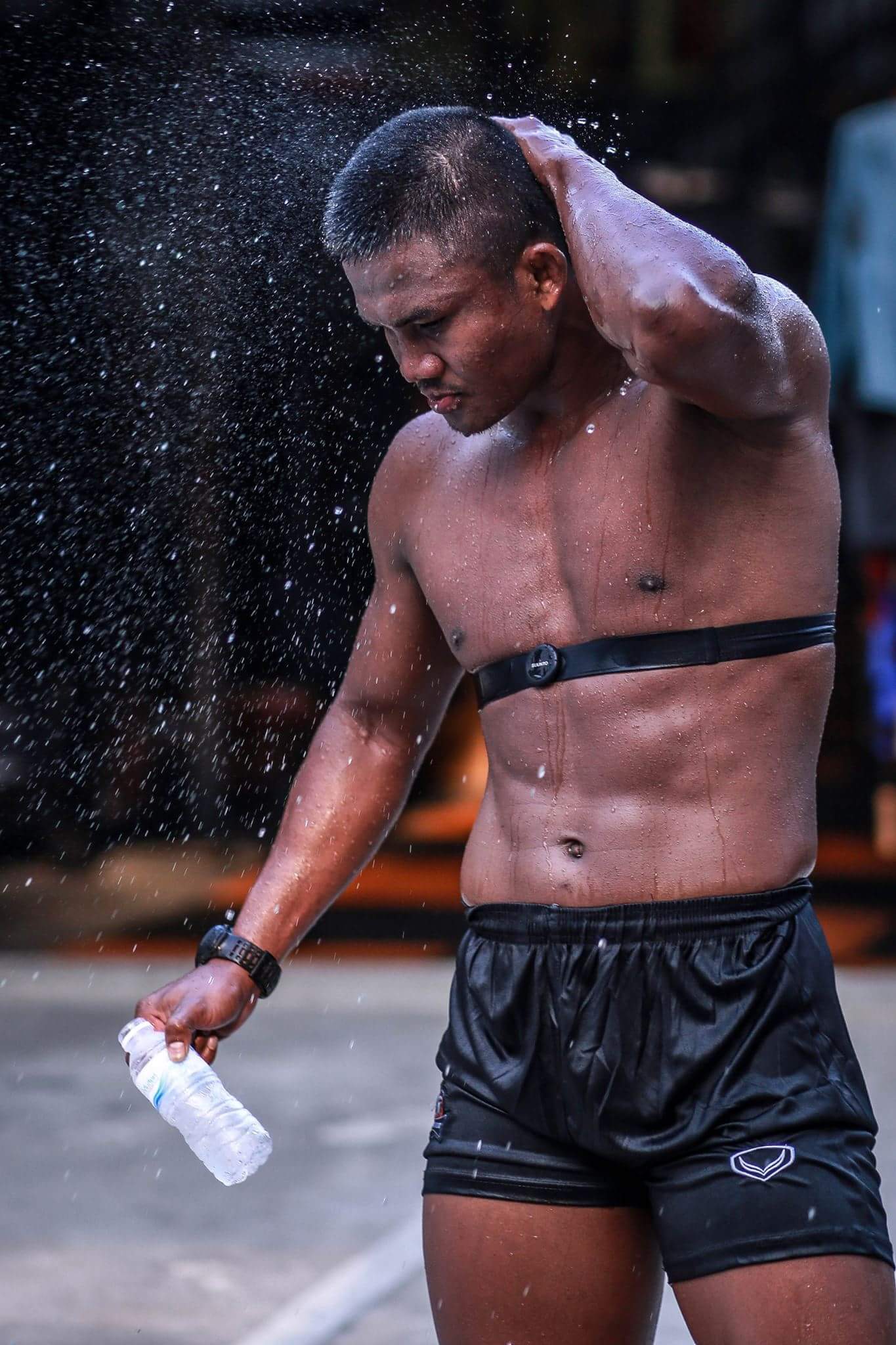 播求一龙三番战现场直播,一龙战播求最新比赛视频