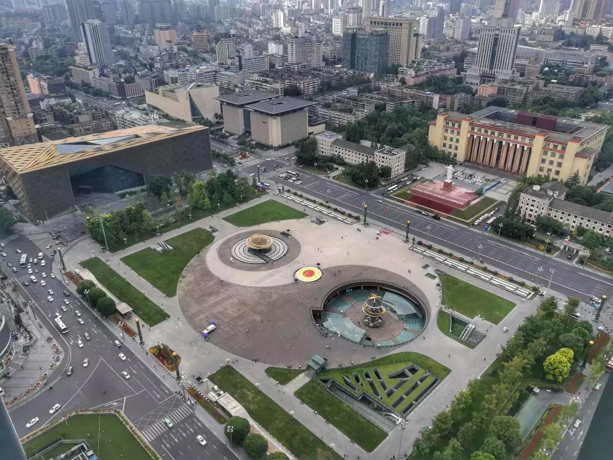 成都的中心是天府广场吗,成都的中心是哪个地方啊