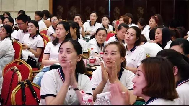 一群人一条心共同为一件事而奋斗,一群人一条心一件事励志文案