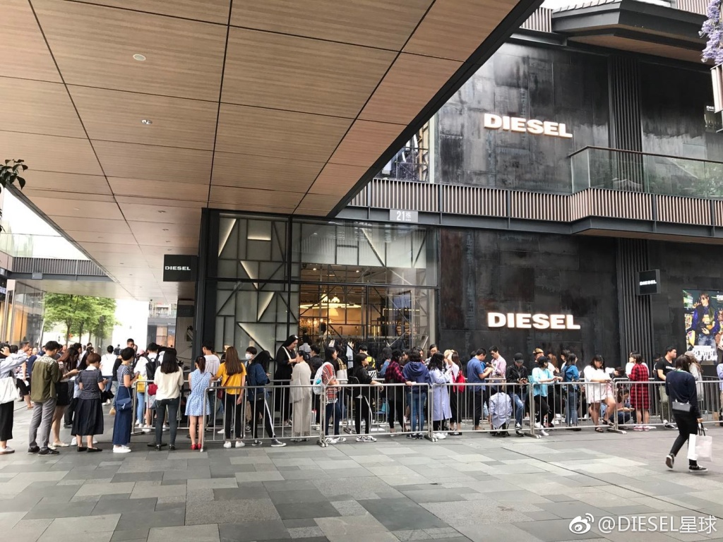 2019冬季李宇春代言的鬼冢虎,鬼冢虎corsair李宇春