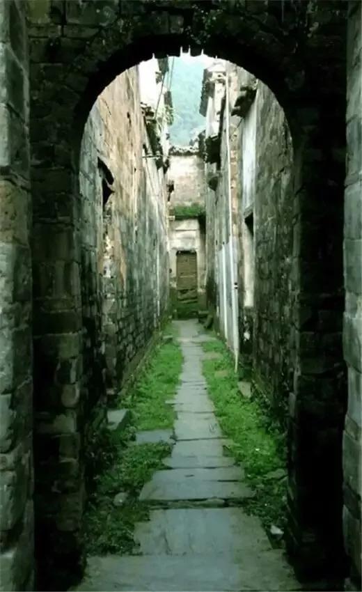 古巷深深情几许下联,古巷深深几许全文