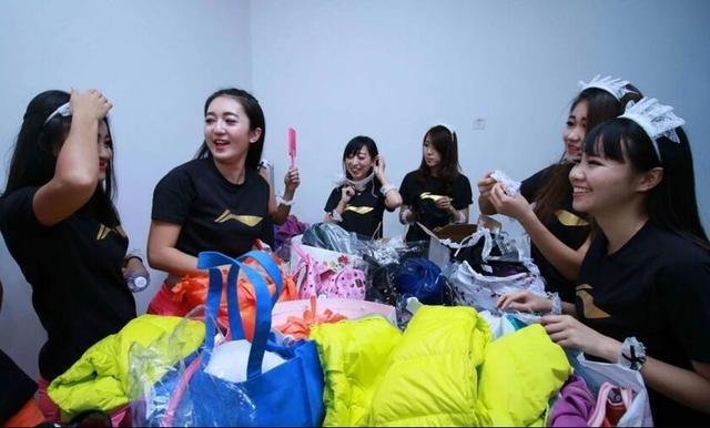 揭示篮球宝贝性感背后不为人知的故事