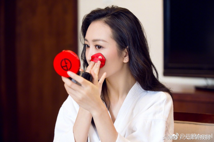 马云爸爸又搞事情，美图秀秀、美颜慌了，章子怡刘涛王鸥都打CALL