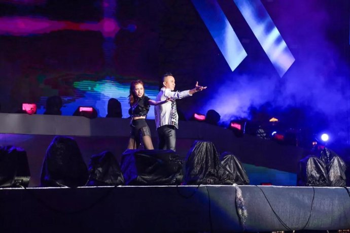 微澜演唱会完整版,微澜群星演唱会