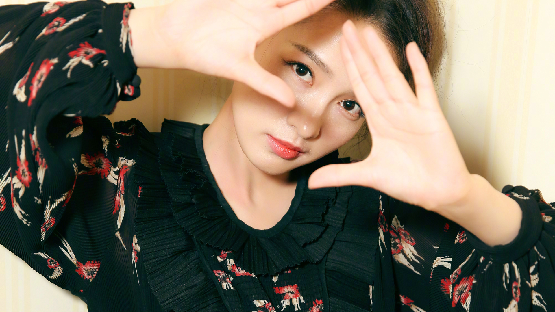 跟女生第一次微信聊天怎么找话题,和女生微信聊天的话题100个