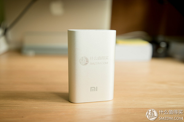 办公桌面舒适简约布局,好看的办公桌面布置