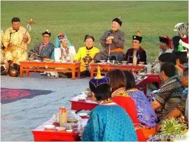 蒙古族的风俗习惯简笔画图片,蒙古族的风俗习惯画