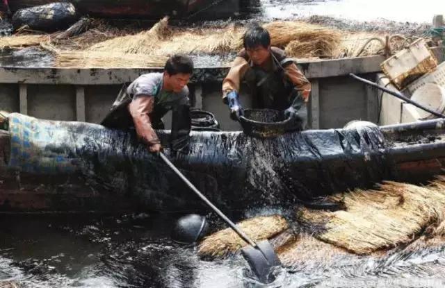 船溢油的后果,海上溢油事故原因分析